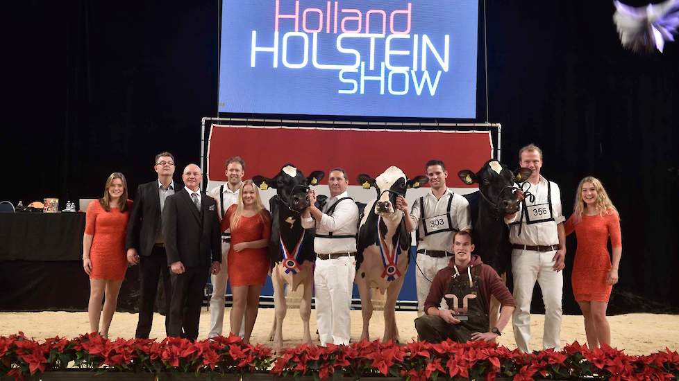 De zwartbonte kampioenes in de middenklasse. Na haar winst in de rubriek was het geen verrassing dat Bons-Holsteins Koba 219 (links) de kampioenstitel kreeg. Wel verrassend was het reservekampioenschap voor Southland Dem Delila 92 (tweede van links), die