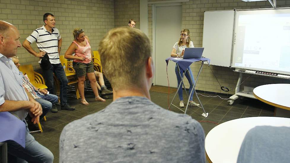 WUR-medewerker Jacqueline Ulen geeft uitleg over de vrijstelling die geldt op gronden met een lage grondwatertrap. Op www.boerenbunder.nl is te achterhalen met welke grondwatertrappen je te maken hebt.