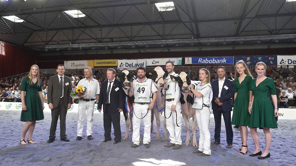 De zwartbonte juniorentitels gingen naar Giessen Charity 138 (kampioene), Bons-Holsteins Aaltje 149 (reservekampioene) en Peak Rubicon Fran (eervolle vermelding).