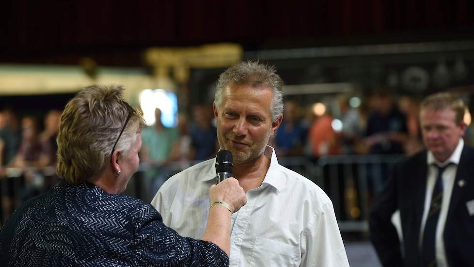 Theo van Vliet was succesvol bij zowel zwart- (vaarzenkampioene) als roodbont (middenklaskampioene).