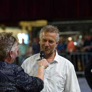 Theo van Vliet was succesvol bij zowel zwart- (vaarzenkampioene) als roodbont (middenklaskampioene).