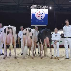 Bij de zwartbonten waren er slechts twee bedrijfsgroepen. Albring won op basis van individuele kwaliteit met de juniorenkampioene en de algemeen reservekampioene in de groep.