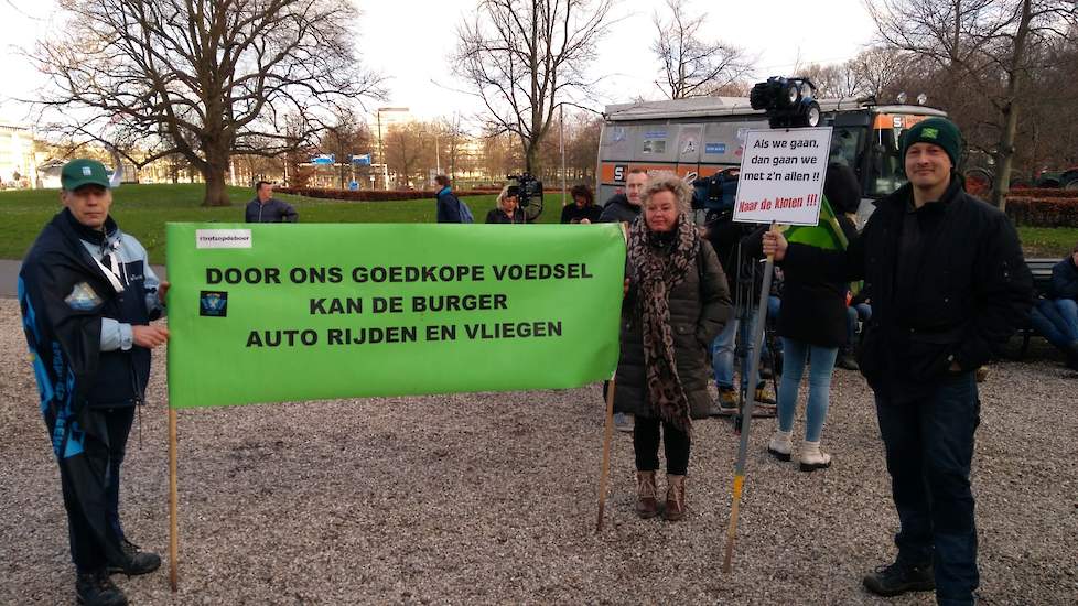 Volgens Henk Oonk (links) blijft actievoeren nodig omdat het kabinet ‘niet wil luisteren’.