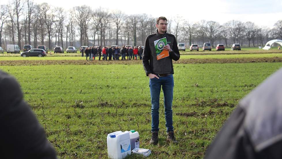 Gerben Houwers van Agrowin pleit voor het gebruik van Roundup in de bestrijding van kweek; „Dat gaat namelijk niet zonder. Laten we ons daarom voor het vernietigen van de vanggewassen beperken tot mechanische bestrijding. Gebruik je tóch glyfosaat, werk h