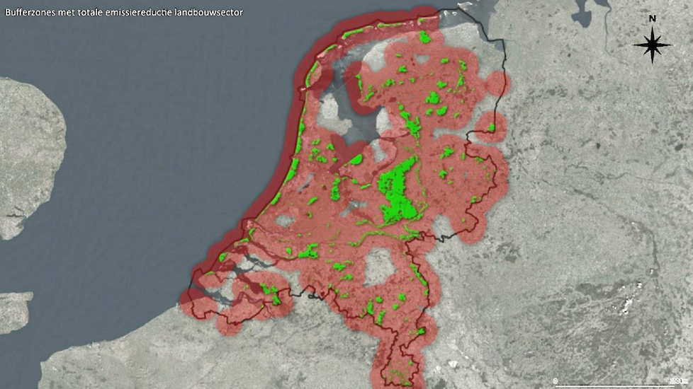 In het groen de Natura 2000-gebieden. De rode gloed is een 'bufferzone' van 10 kilometer om de gebieden heen