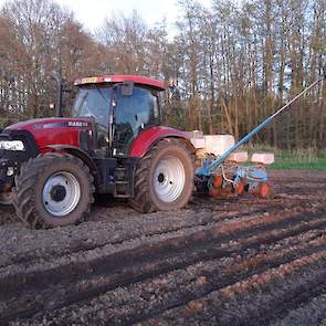 Op de lichtere gronden komt het zaaien al op gang, op 15 april zaaide een deelnemer uit het Brabantse Goirle zijn LG 31.220.