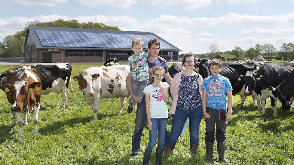 De familie Nagelhoud zet vers gras maximaal om in melk