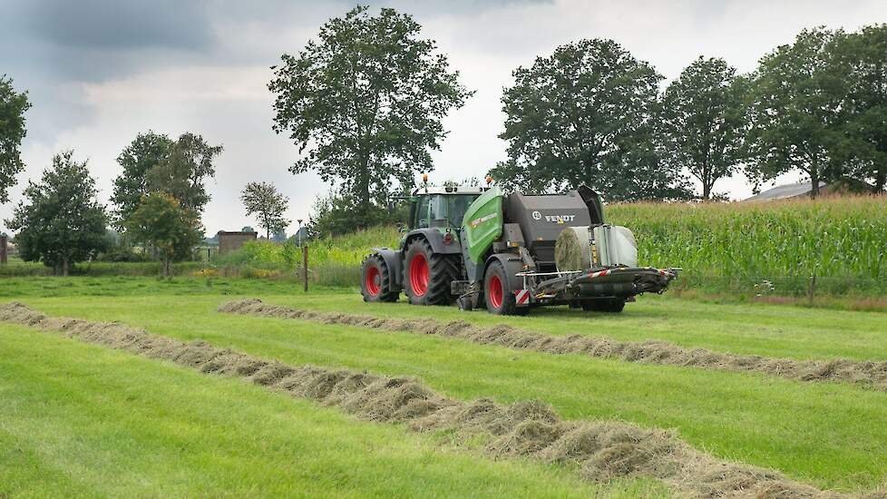 De machine is een enkelasser met relatief grote banden, aldus Holland. „Ze zijn ruim 60 breed, waardoor er weinig insporing is.”