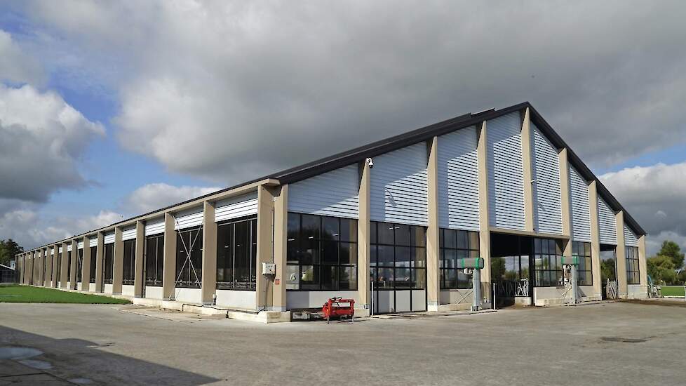 Video: Familie Schilder bouwt eerste Cono-stal van Nederland