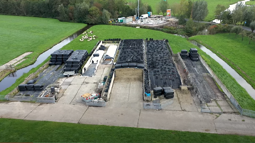 Video: Van inkuilmoment bepalen op referentieverdamping tot twee man bij de kuil