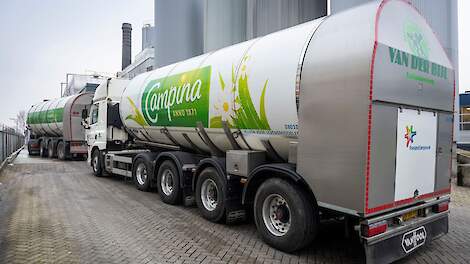 De melkaanvoer bij FrieslandCampina (hier in Maasdam) is vorig jaar met 3,2 procent gedaald tot 9,7 miljard kilo.