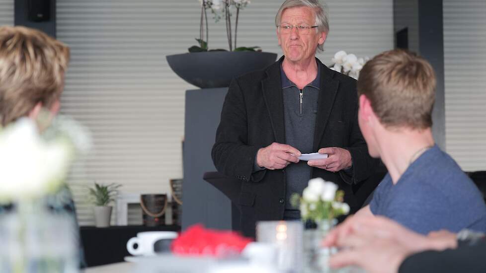 Willem van Laarhoven zoekt antwoord op de vraag of de koe of de stier nu het meest bepalend is in de fokkerij.