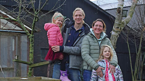 Jan en Johanneke Woudstra streven naar een bedrijfsvoering waarin de natuurlijke processen weer centraal komen te staan.