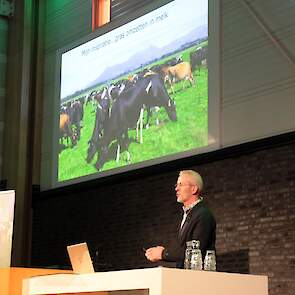 De koe, de boer en het voer, Bert Philipsen.