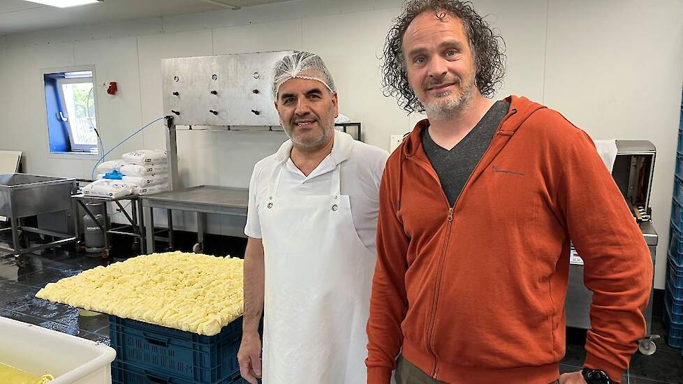 Henno Hak (rechts) samen met Abdul Chaban uit Syrië, een van de ondernemers die gebruikmaken van het ZuivelLokaal.