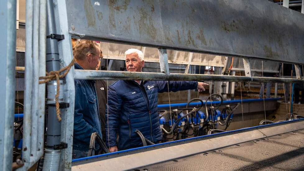 De familie Rougoor deed het overgrote deel van de montage van de melkstal zelf.