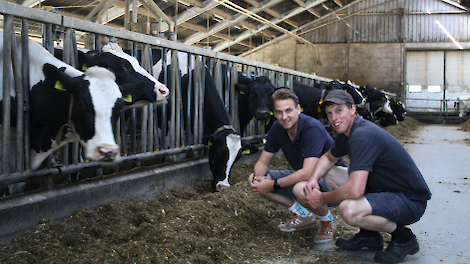 Collega Bart Aarts (l.) met Herman Kusters