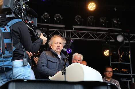 Henk Bleker.
