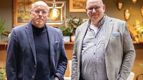 Hendrik Heinhuis (l) en Adrie Vermeulen verwachten dat agrarische ondernemers die vooruit willen, elkaar gaan versterken via Vagabond Growers.