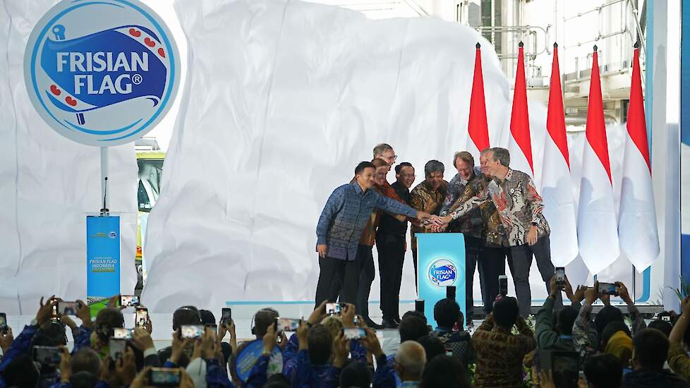 FrieslandCampina membuka pabrik susu senilai €257 juta di Indonesia |  Melkvee.nl