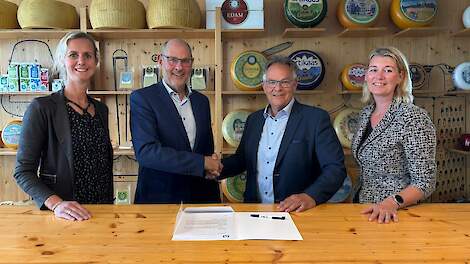 CRV gaat samenwerken met Dairy Academie van Royal A-ware