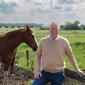 Naast het melkveebedrijf met 65 koeien en pensioenpaarden runt Wim van de Geest met een compagnon een agrarisch adviesbureau.