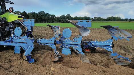 ZALF-ploeg van Lemken met risters met ongelijke afmetingen.