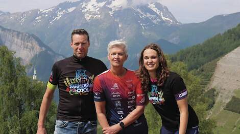 Melkveehoudster Rops uit Ens loopt drie weken na de laatste chemo de Alpe d’Huez op: 'Met een lach en een traan'
