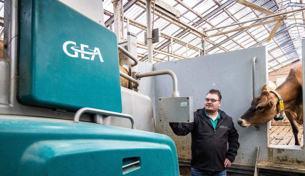 Gijs bij de DairyRobot R9500