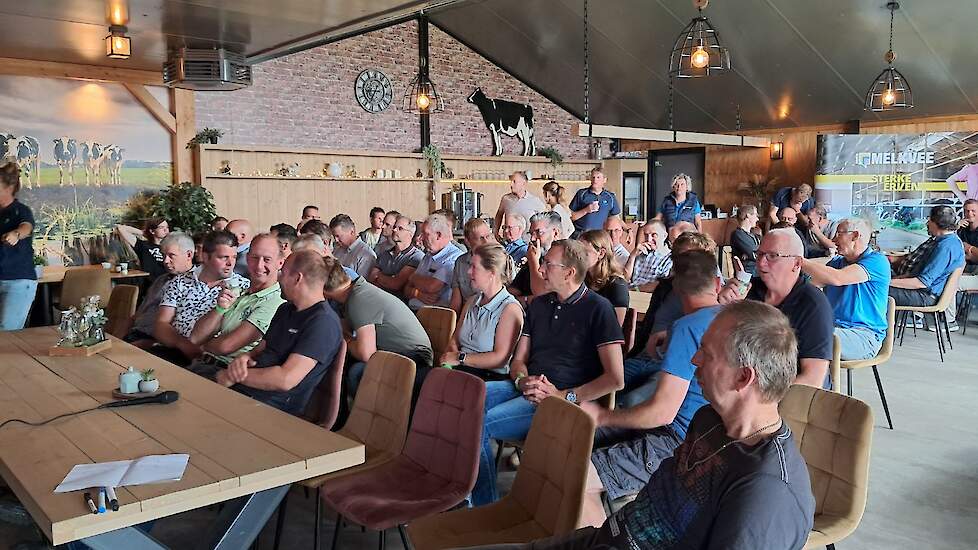 Iedereen werd eerst bijgepraat over actualiteiten van ruwvoer en bemesting
