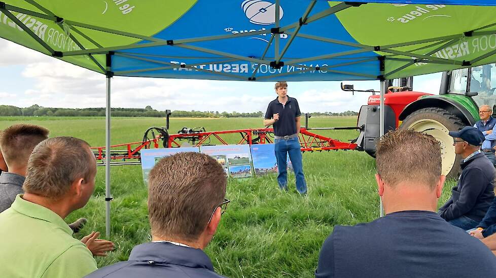 De specialisten van Van Iperen vertelden over spotspray en gewasbescherming