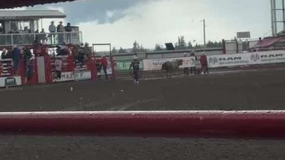 Bullriding is een van de meest risicovolle en spectaculaire onderdelen van de rodeo.