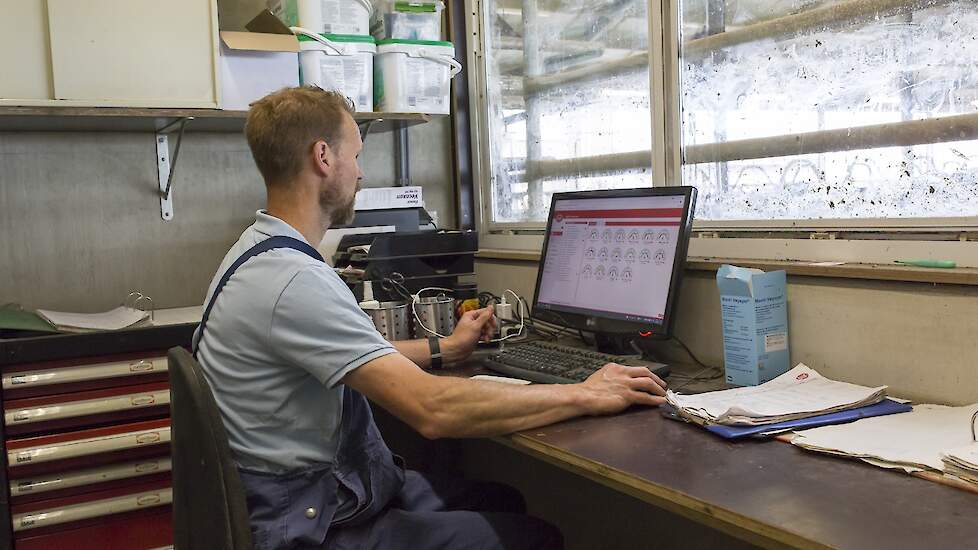 Klaas Jan van Calker achter zijn computer - NPB