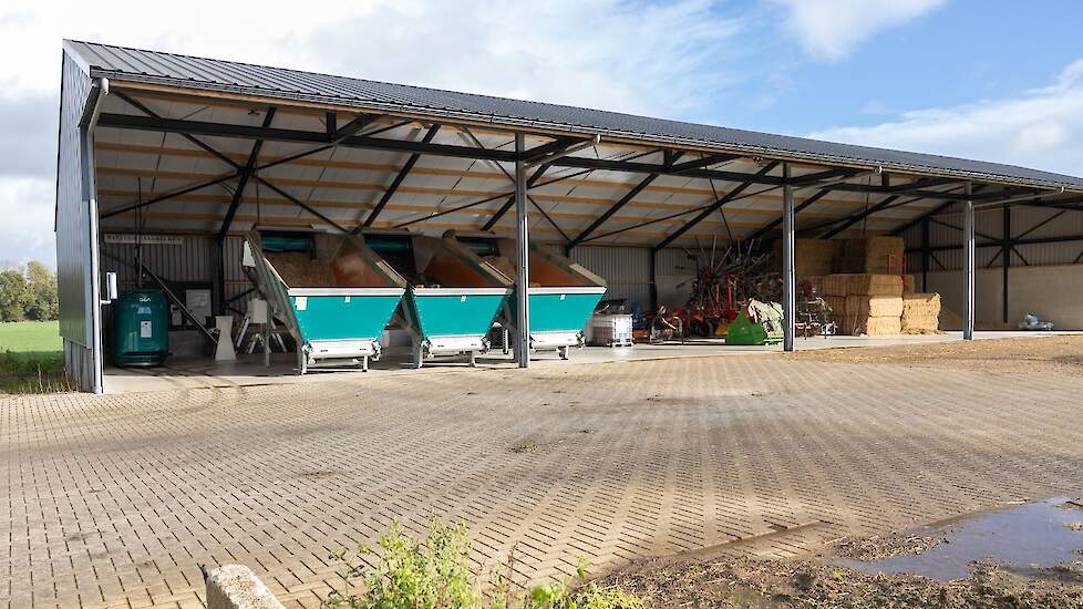 In vier maanden tijd werd het melkveebedrijf van Gijs Winters in gereedheid gebracht voor de komst van een automatisch voersysteem.