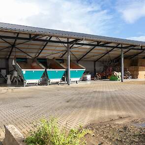 In vier maanden tijd werd het melkveebedrijf van Gijs Winters in gereedheid gebracht voor de komst van een automatisch voersysteem.