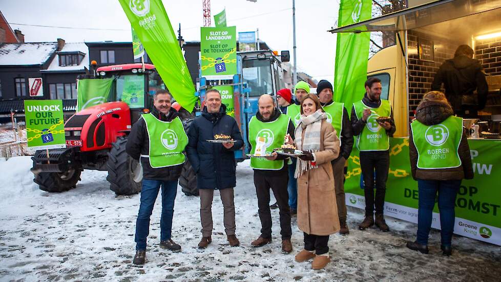 Om de gevolgen van het Mercosur-akkoord tastbaar te maken, gaat de Vlaamse vakorganisatie Boerenbond vrijdag met een symbolische actie langs bij diverse Europese parlementairen om met hen in gesprek te gaan en hen het laatste bord lekkere Belgische kost v