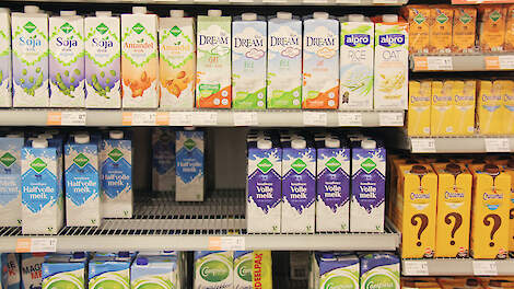 Zuivelvervanger legt het af tegen reguliere zuivel