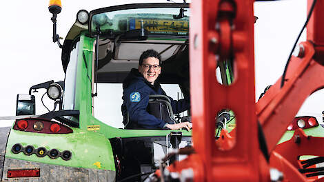 ‘Communicatie tussen robots nodig voor autonome koeienstal’