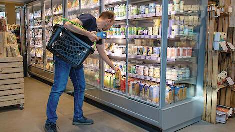 Stabiele versmarkt houdt prijsdaling biomelk beperkt