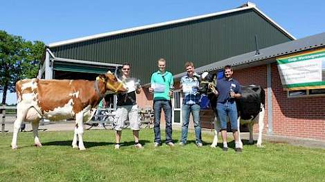 De winnaars vlnr: Arjen Boesjes, Gertjan Roseboom, Jan Wouter van Noord en Adri van Bergen.