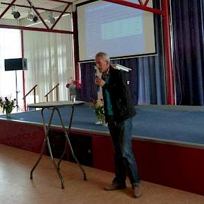 Wageningen Livestock Research expert Bert Philipsen pleit quasi grappend voor een jongveediploma na 200 dagen weidegang. Zonder dat diploma zouden vaarzen niet mogen afkalven en melkgeven. Op schrale zandgrond kan weidegang voor hoogdrachtige pinken in he