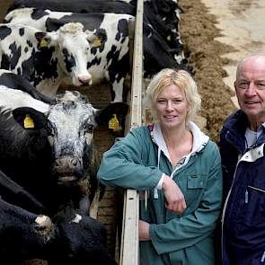 Toen Esther in 2001 de kans kreeg om bij haar vader in het bedrijf te komen, greep de kapster die kans met beide handen aan.