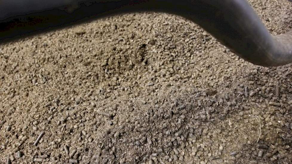 Mest- en urineplekken kunnen volgens Mulder makkelijk worden verwijderd uit de boxen. Met de hygiëne zit het wel goed vertelt de melkveehouder: „Het celgetal is sinds november niet verhoogd.”
