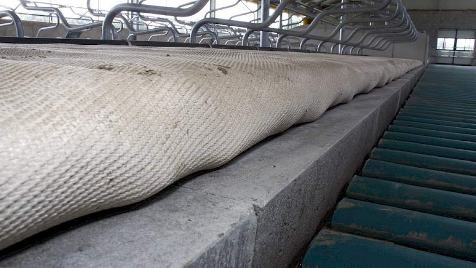Als ligboxbedekking koos de familie voor koematrassen van Erri Comfort. De matrassen bestaan uit slurven gevuld met latex vlokken.