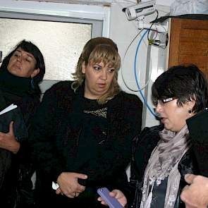 Daniela Tsvyatkova (midden) startte in 2004 zonder enige landbouwkennis met haar melkveebedrijf.