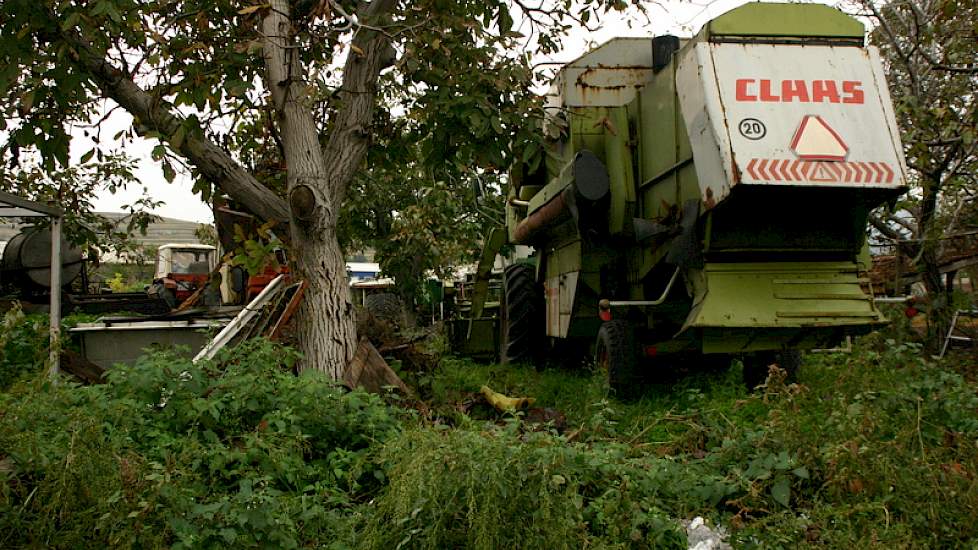 De stalling van de machines kan overigens ook op dit bedrijf nog wat beter.
