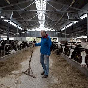Kaishev haalde vier universitair geschoolde specialisten naar zijn bedrijf om het te laten renderen. Hij produceert gemiddeld 9000 kg melk per koe per jaar en houdt inmiddels 350 koeien.