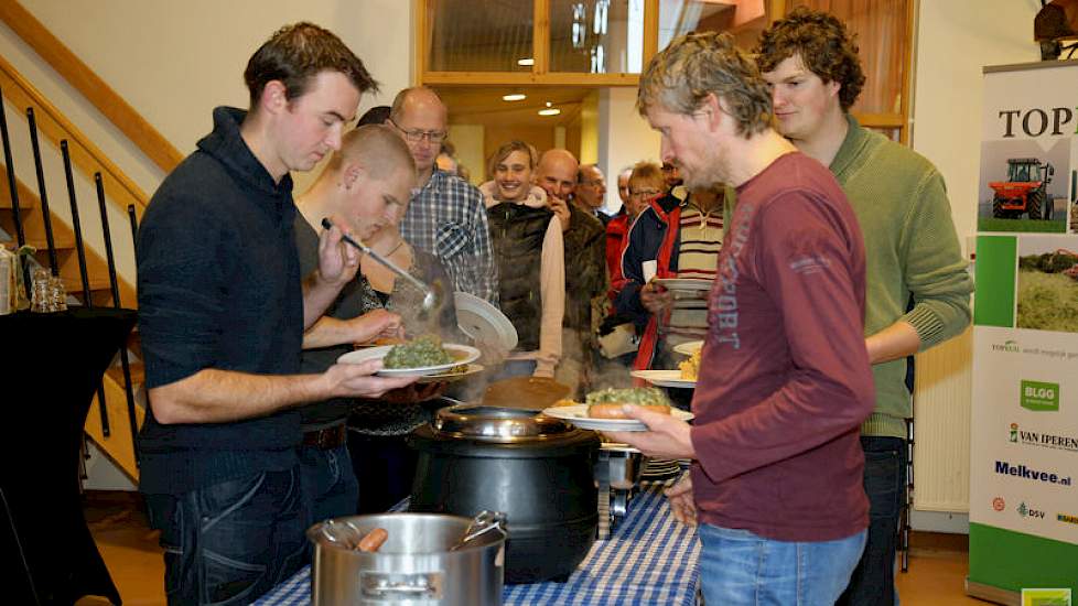 Tussen de middag stond er een stamppotbuffet op het menu.