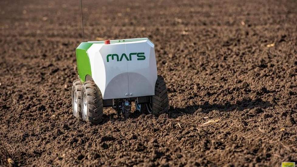 Verder krijgen ook de Mars robotjes van FENDT een medaille. Hierbij vervangt een zwerm kleine robotjes een grote landbouwmachine.