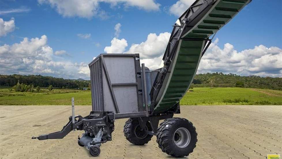 Opvallende Zilveren Medailles zijn er onder meer voor Fliegl. Deze Duitse fabrikant ontwikkelde de Büffel, een snijinrichting voor gras, die het gesneden gras in een naastrijdende wagen brengt. Het voodeel is dat de snijinrichting continu op het veld in a